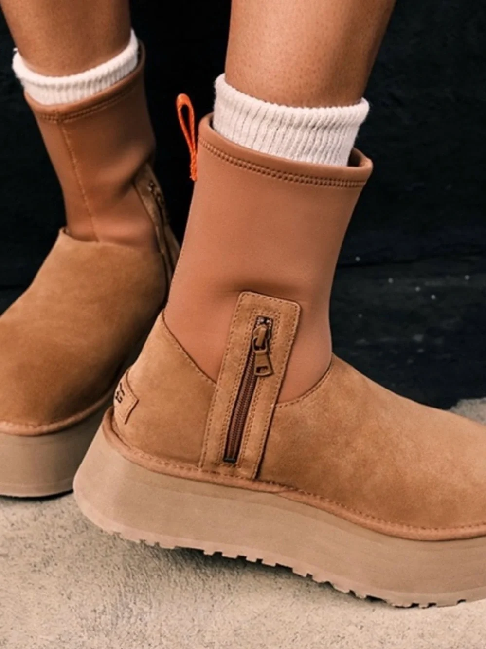 UGG Women's Dipper Platform Boot in Chestnut with Orange Pull Tab Size 8